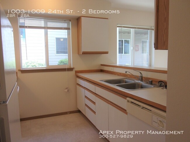 Building Photo - Courtyard Apartments