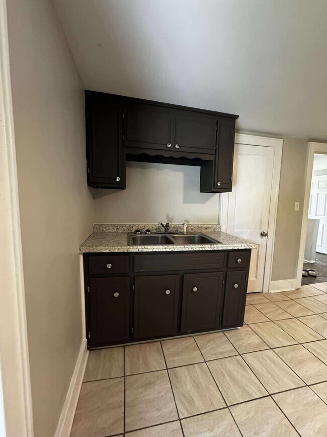 Foto del edificio - 836 Richardson st