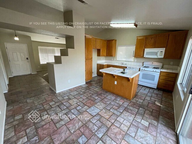 Foto del edificio - 239 Sterling Grove Dr