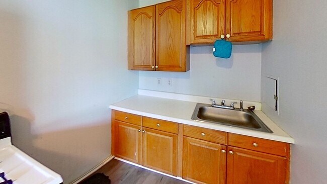 Foto del edificio - 212 Whitman Ave