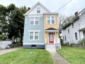 Building Photo - 1914 Waverly Ave