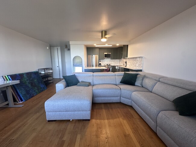 Foto del edificio - 2626 N Lakeview Ave