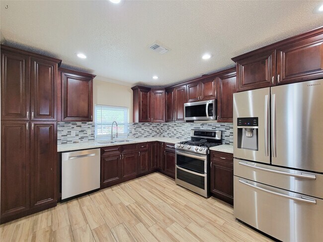 Building Photo - 12611 Dermott Dr