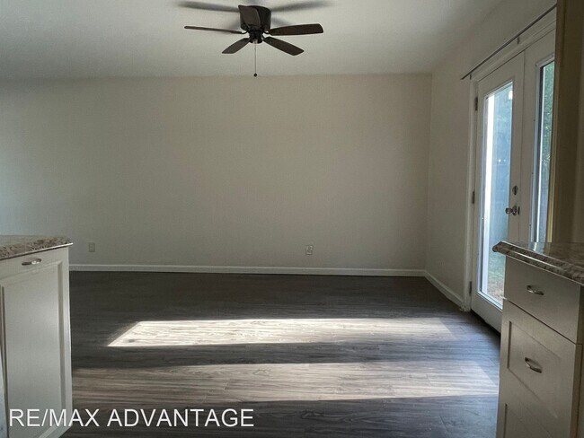 Building Photo - 4 br, 1.5 bath House - 8832 E Bourne Dr