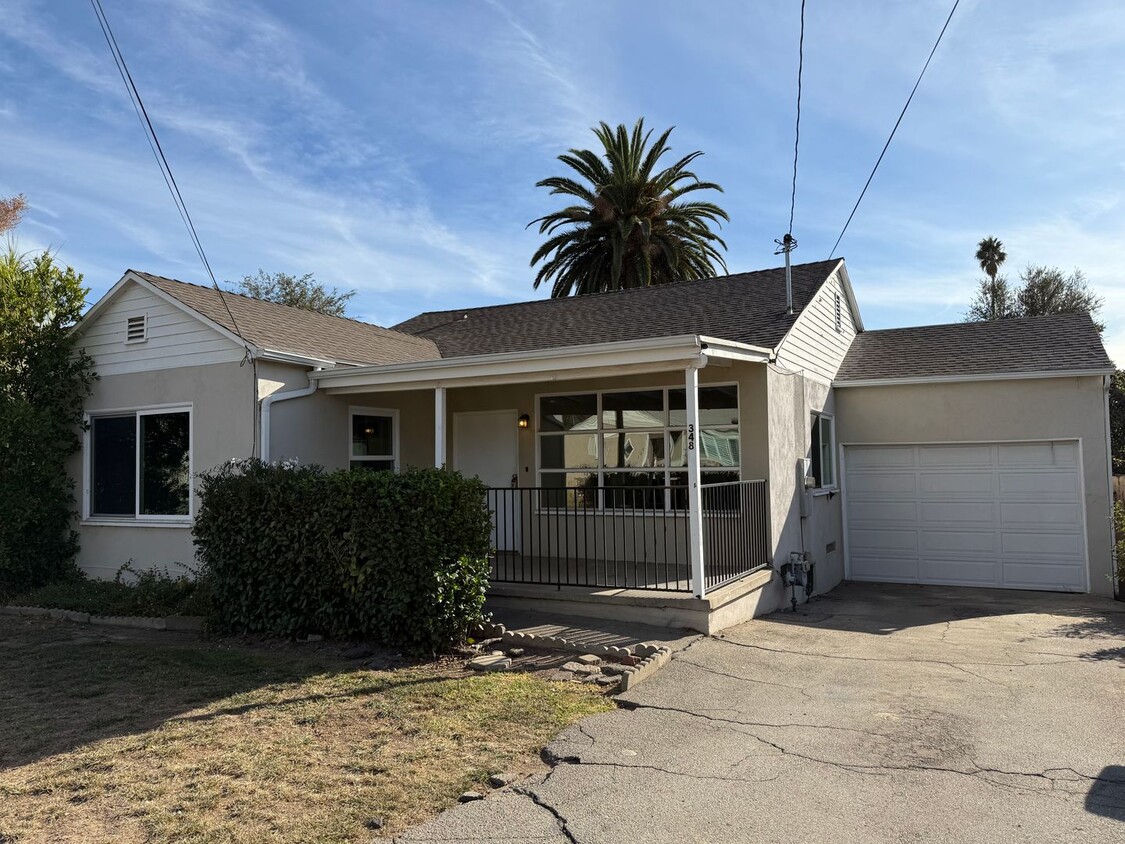 Foto principal - 3 Bed 2 Bath House in Altadena, 1 Car Gara...