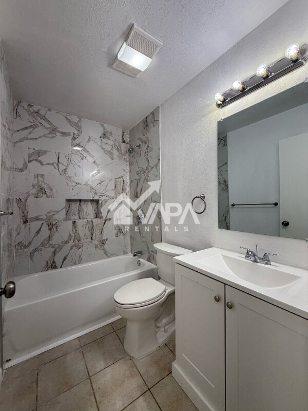 Foto del edificio - 14419 Briarlake St