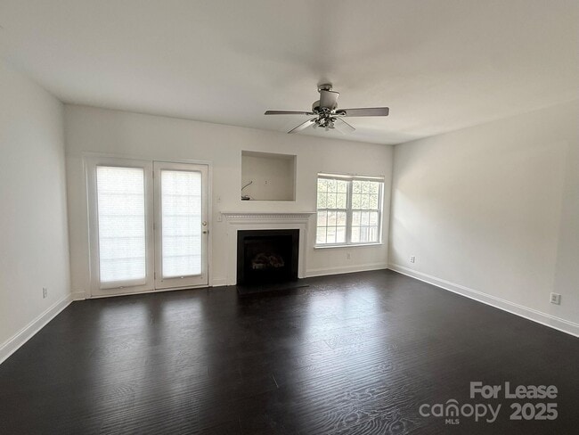 Building Photo - 9858 Treeside Ln