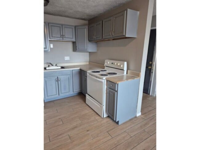 Building Photo - Condo