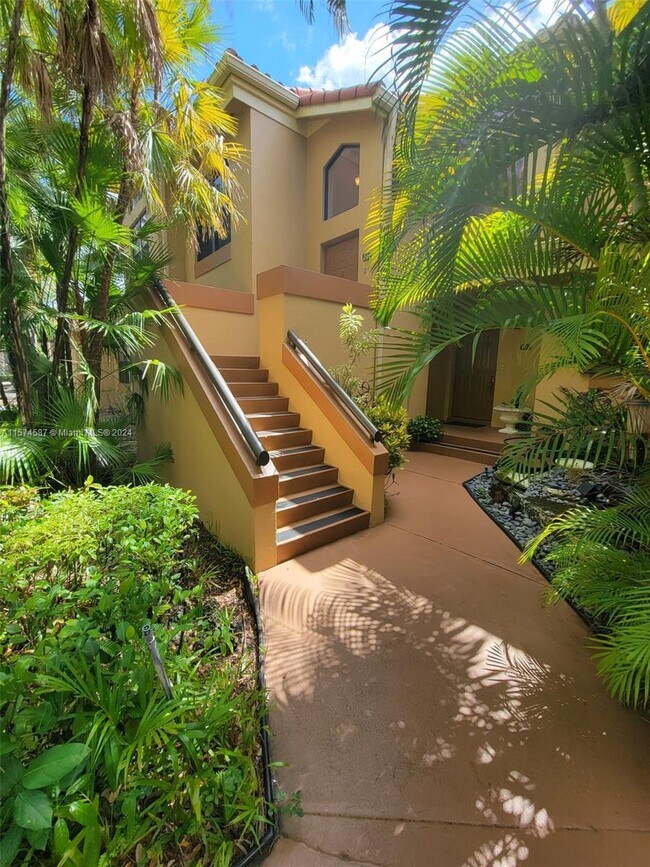 Building Photo - 15515 N Miami Lakeway