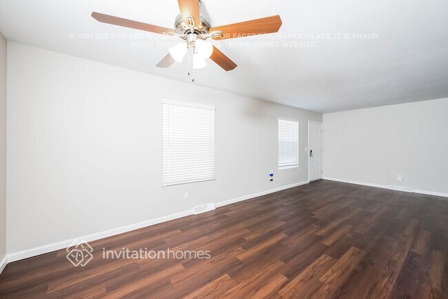 Foto del edificio - 10511 Owens St