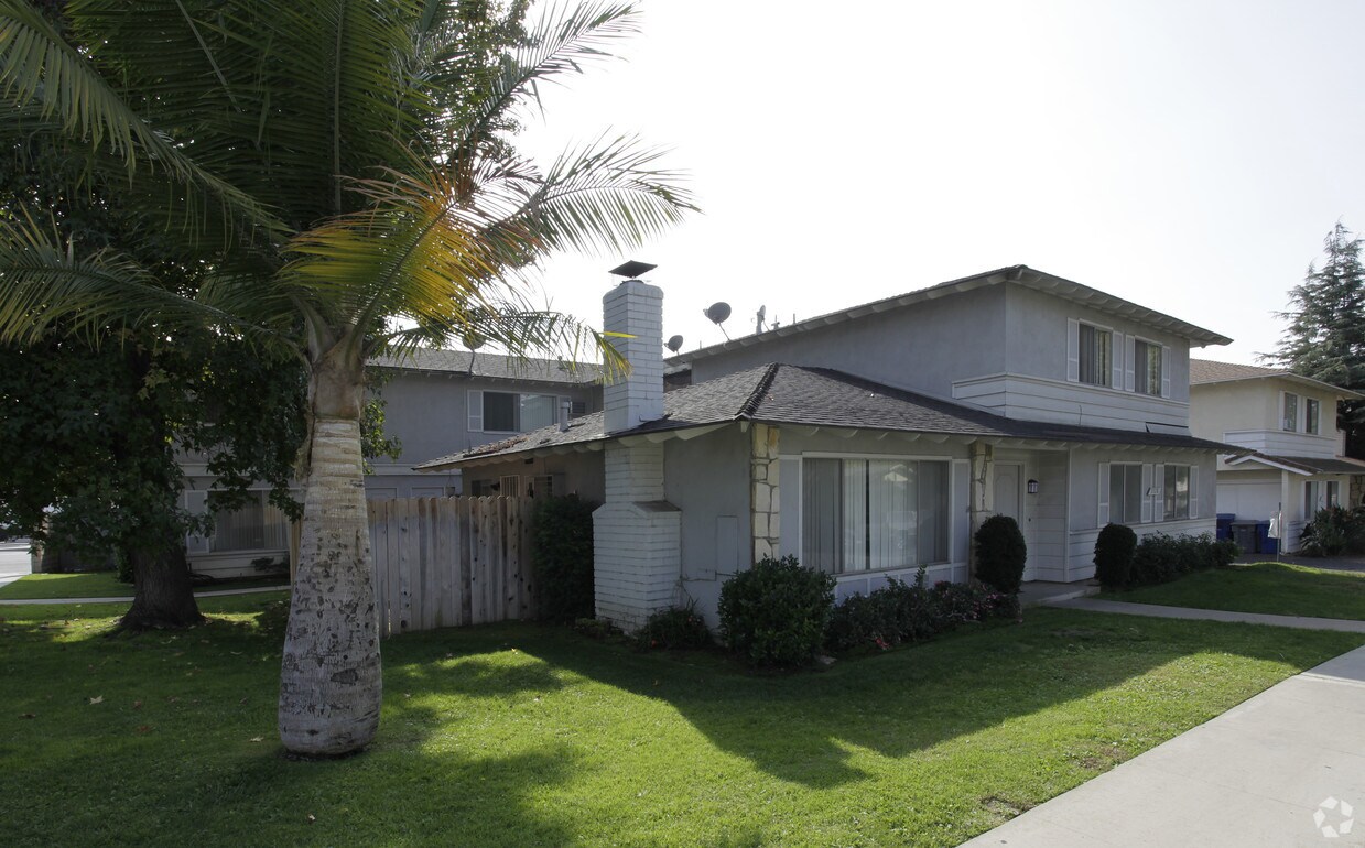 Building Photo - 1520 Estate Dr