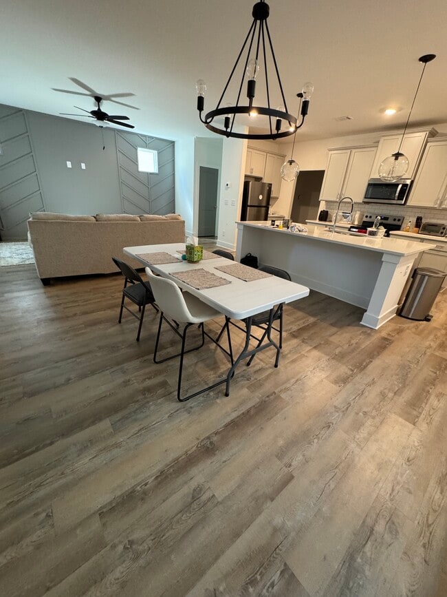 Foto del edificio - 3411 Adler Trl