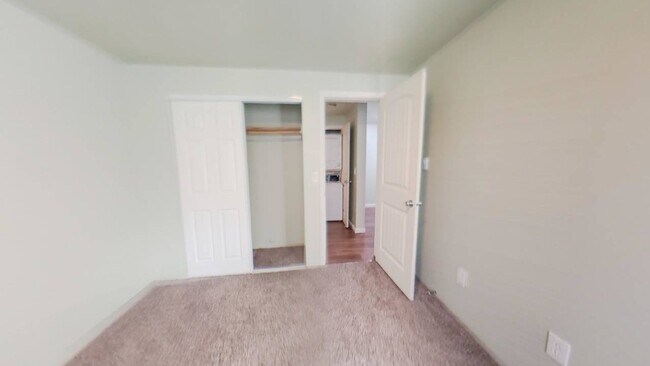 Foto del edificio - 8612 N Mayfair St