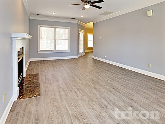 Building Photo - 242 Chisolm Cir