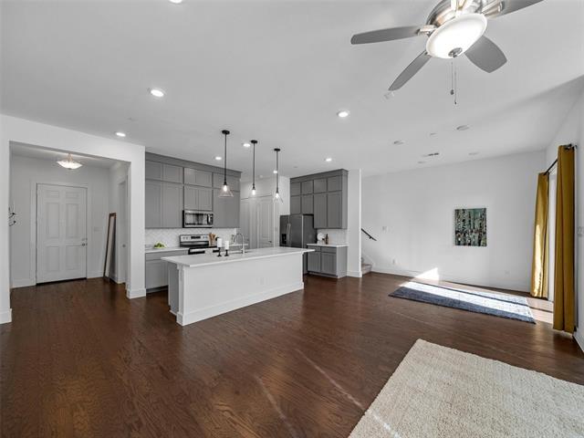 Foto del edificio - 1059 Maverick Dr