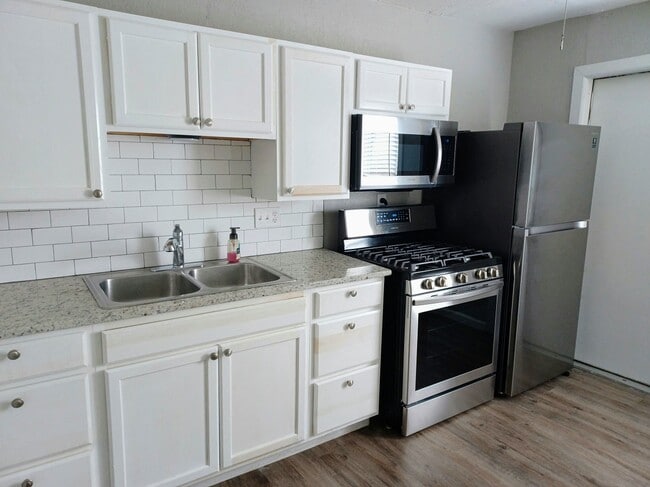 Building Photo - 504 S Osage St