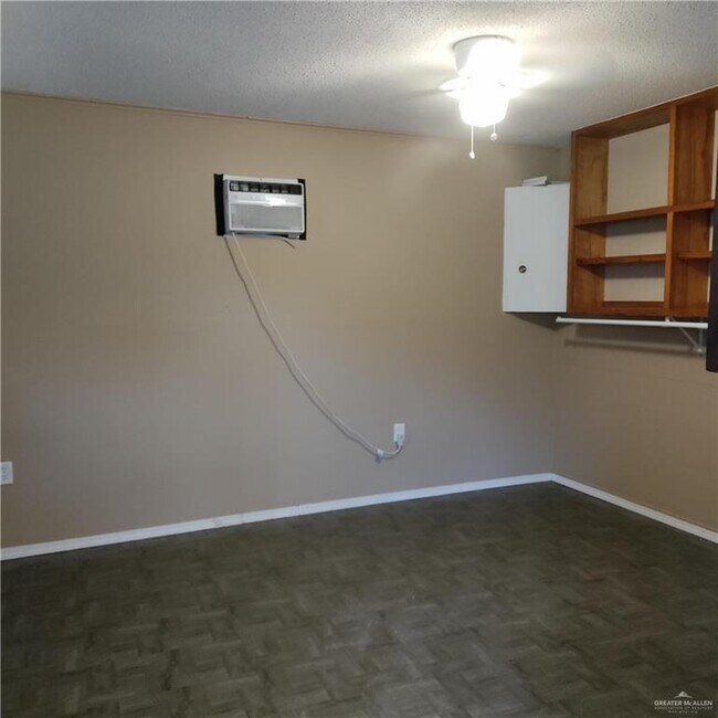 1012 N Glasscock Rd, Mission, TX 78572 Room for Rent in Mission, TX