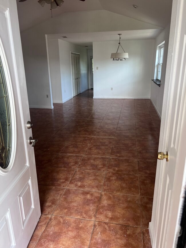 Foto del edificio - 4536 Viola St