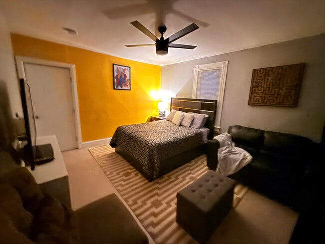 Foto del edificio - 388 Lakeside Ave