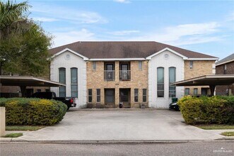 Building Photo - 1204 W Fig Ave