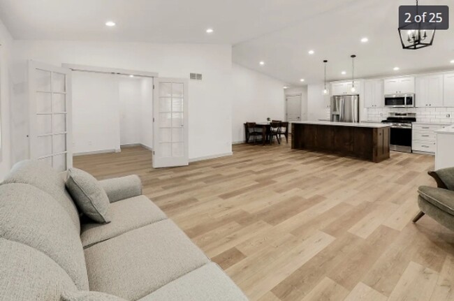 Building Photo - Newly Remodel 3 bed house - Rent $3k per m...