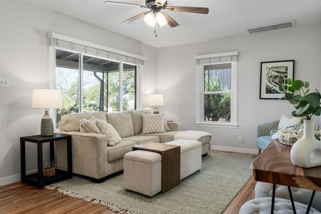 Foto del edificio - 4503 Garnett St