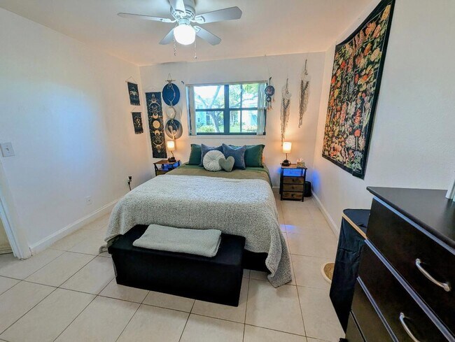 Building Photo - 3935 NW 87th Ave