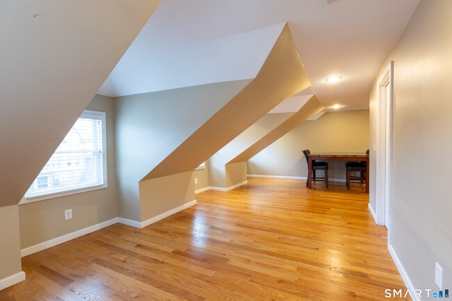 Building Photo - 772 Farmington Ave