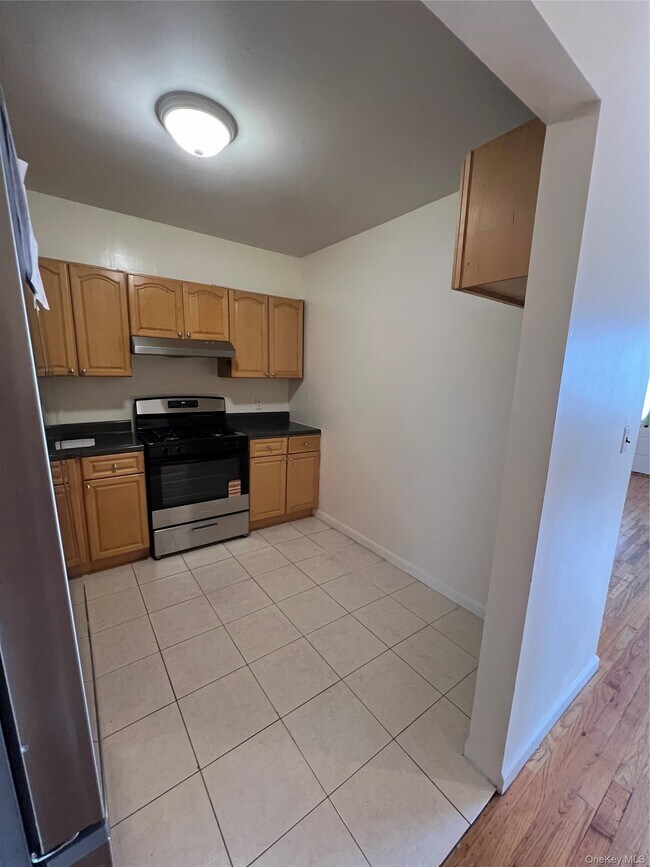 Building Photo - 196-15 Hillside Ave.