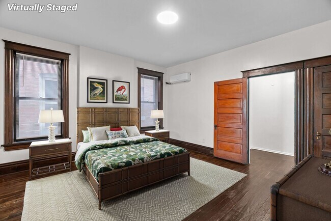 Foto del edificio - 2042-2044-2044 Russell Blvd