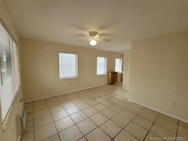 Building Photo - 696 NE 85th St