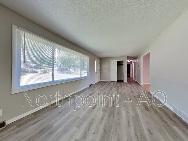 Building Photo - 1507 Westwood Dr