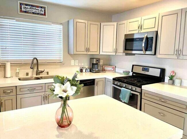 Foto del edificio - 2220 Glen Heather Way