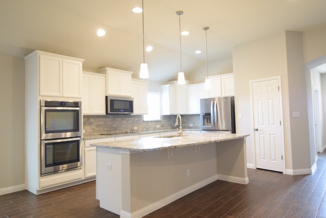 Building Photo - 829 Old World Dr