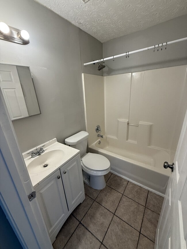 Photo - 1425 Joseph E. Boone Blvd NW House