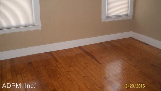 Building Photo - 2 br, 1 bath House - 21 Grove St. #1