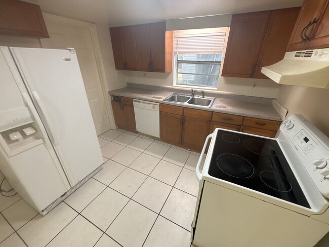 Building Photo - 3-Bed, 2-Bath Home on Lowell St in Tallahassee