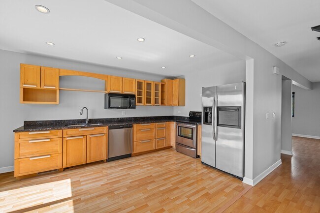 Foto del edificio - 772 E Golfview Dr
