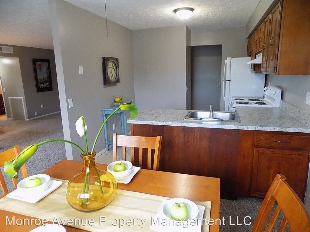 Primary Photo - 10 LaCroix Court Dr