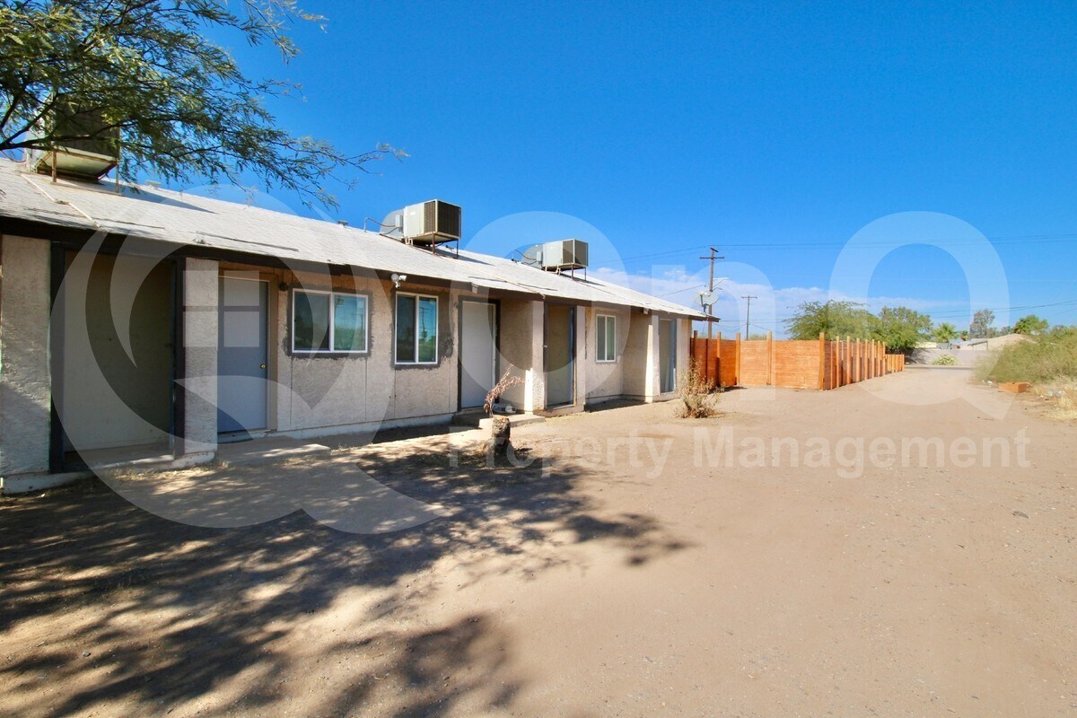 Foto del edificio - 745 W McMurray Blvd