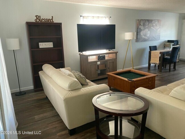 Foto del edificio - 20413 Longview Rd