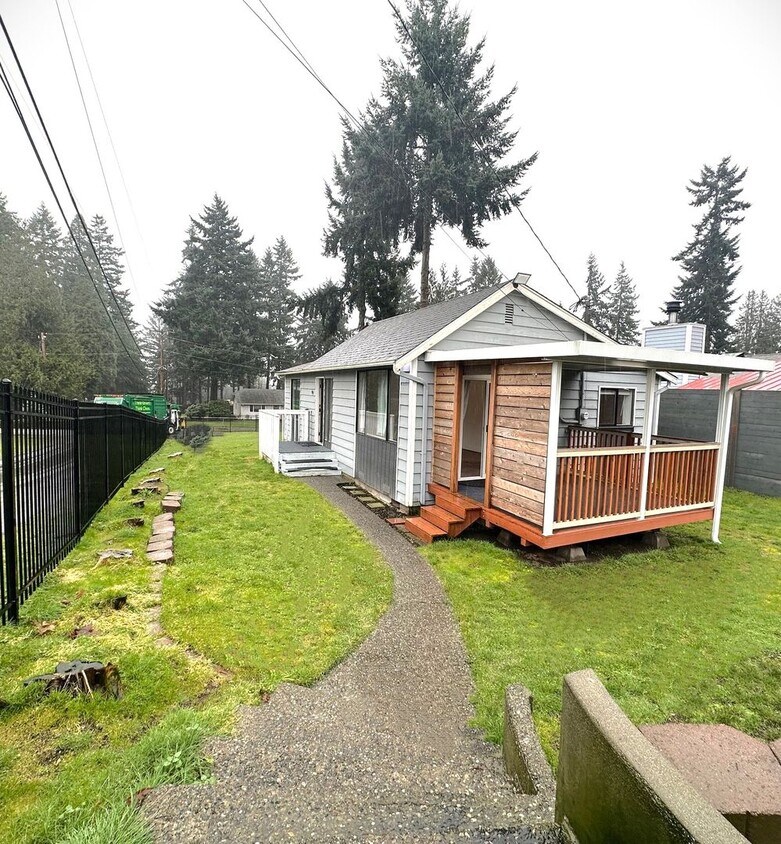 Primary Photo - 2 Bedroom Home in Federal Way!