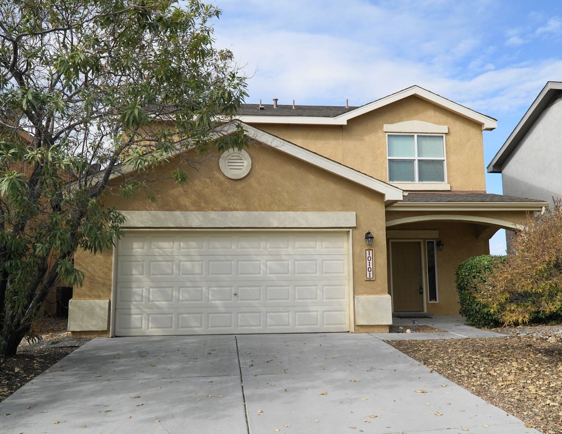 Primary Photo - 10101 Nacimiento St NW