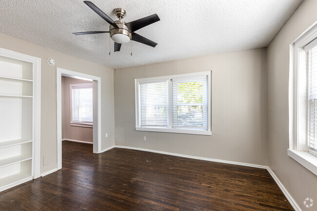1HAB, 1BA - 500 ft² - Flats at Warwick