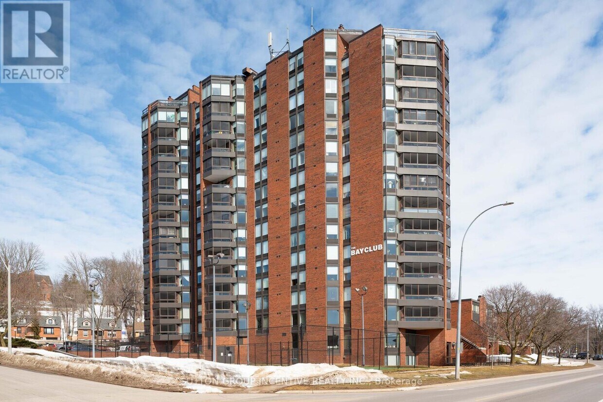 Primary Photo - 181-181 Collier St