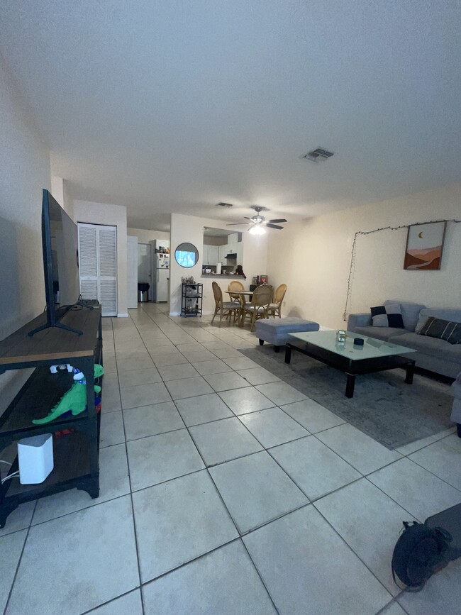 Foto del edificio - 1010-1012 NW 3rd Ave