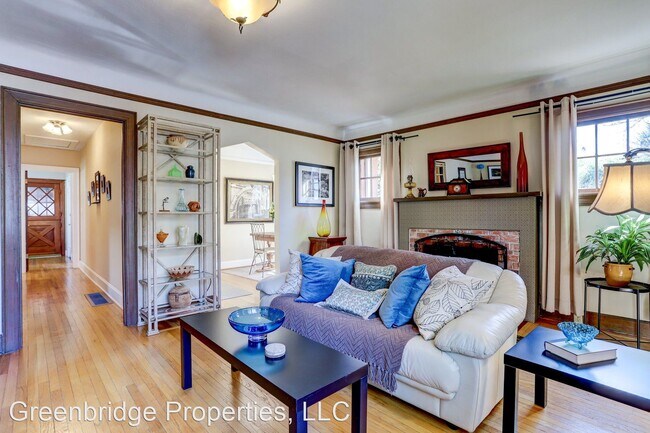 Building Photo - 3 br, 1 bath House - 3606 SE 11th Avenue
