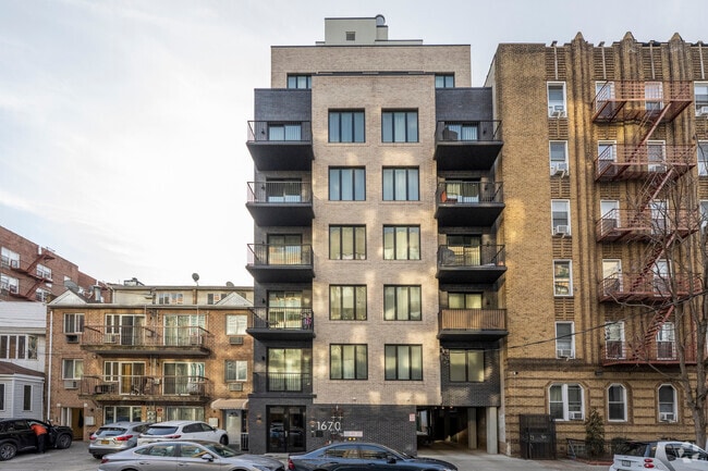 Building Photo - 1670 E 19th St