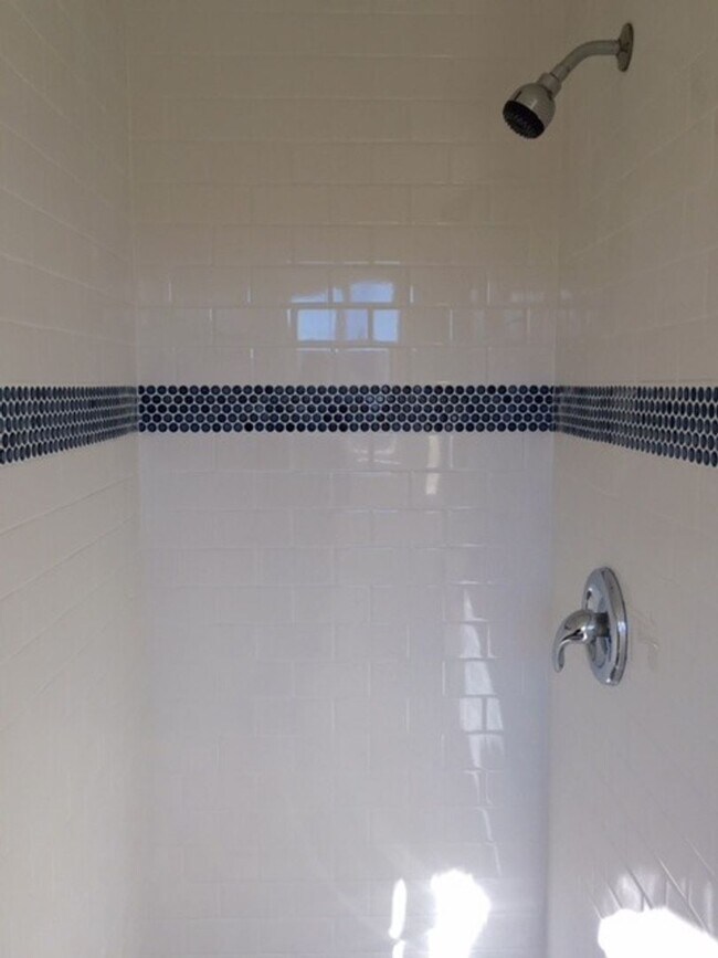 Building Photo - Gorgeous 2 Story Ultra-Sleek 1BD+Loft/1.5 Bath!