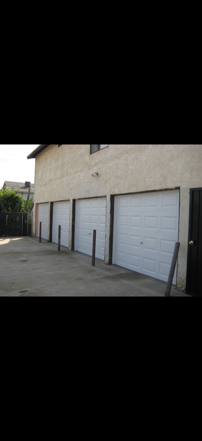 Building Photo - 118 Perou St